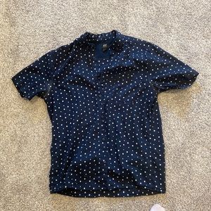 Medium Regular Fit H&M short sleeve button down shirt with polka dots